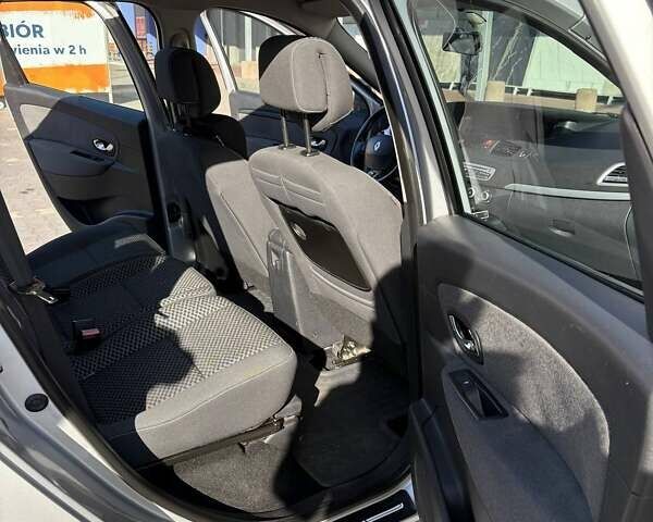 Рено Гранд Сценик 2011 в Ужгороде на Automoto.ua Серый Рено Гранд Сценик, объемом двигателя 1.46 л и пробегом 241 тыс. км за 6999 $, фото 13 на Automoto.ua