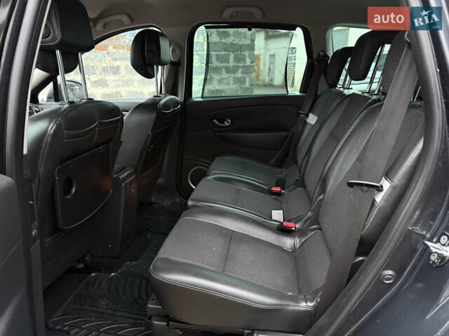 Серый Рено Гранд Сценик, объемом двигателя 1.6 л и пробегом 265 тыс. км за 7950 $, фото 33 на Automoto.ua