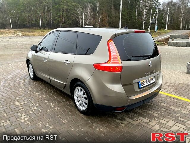 Серый Рено Гранд Сценик, объемом двигателя 1.5 л и пробегом 280 тыс. км за 8000 $, фото 2 на Automoto.ua