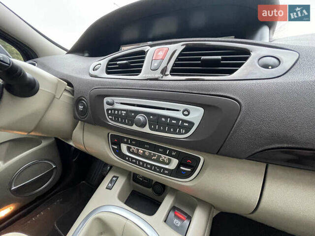 Серый Рено Гранд Сценик, объемом двигателя 1.6 л и пробегом 215 тыс. км за 6850 $, фото 39 на Automoto.ua