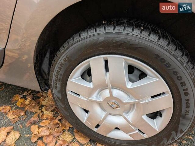 Серый Рено Гранд Сценик, объемом двигателя 1.5 л и пробегом 261 тыс. км за 5999 $, фото 14 на Automoto.ua