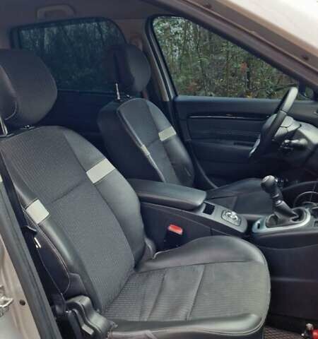 Серый Рено Гранд Сценик, объемом двигателя 1.6 л и пробегом 335 тыс. км за 7400 $, фото 26 на Automoto.ua