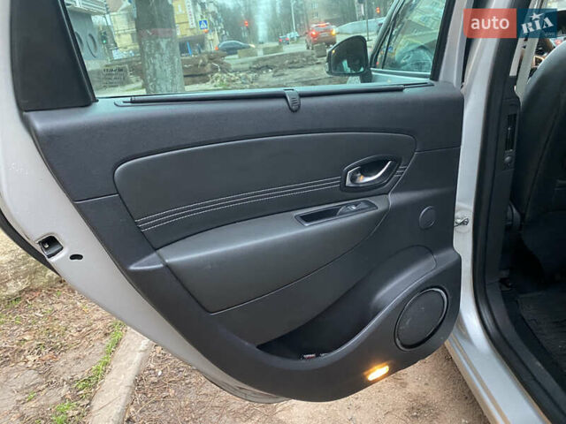 Сірий Рено Гранд Сценік, об'ємом двигуна 1.87 л та пробігом 220 тис. км за 8000 $, фото 45 на Automoto.ua