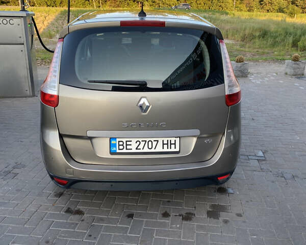 Серый Рено Гранд Сценик, объемом двигателя 1.46 л и пробегом 280 тыс. км за 8000 $, фото 13 на Automoto.ua