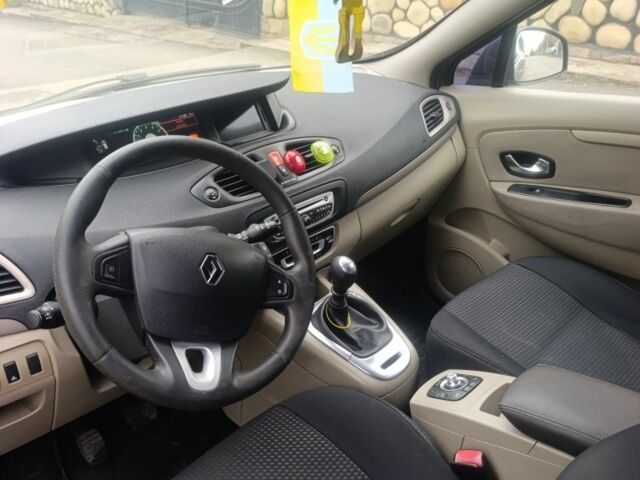 Серый Рено Гранд Сценик, объемом двигателя 1.5 л и пробегом 265 тыс. км за 6850 $, фото 7 на Automoto.ua