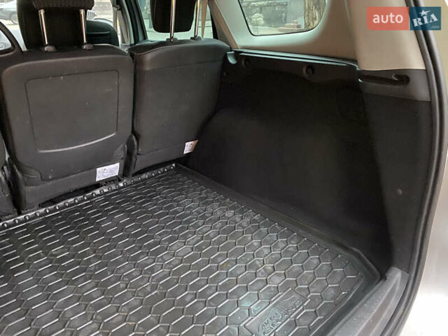 Сірий Рено Гранд Сценік, об'ємом двигуна 1.87 л та пробігом 220 тис. км за 8000 $, фото 48 на Automoto.ua