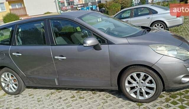 Сірий Рено Гранд Сценік, об'ємом двигуна 1.5 л та пробігом 255 тис. км за 6500 $, фото 2 на Automoto.ua