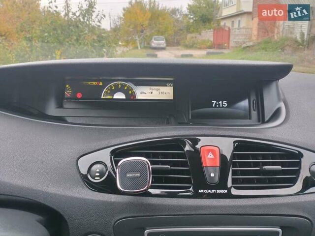 Рено Гранд Сценик 2011 в Чернигове на Automoto.ua Серый Рено Гранд Сценик, объемом двигателя 1.5 л и пробегом 220 тыс. км за 8500 $, фото 15 на Automoto.ua