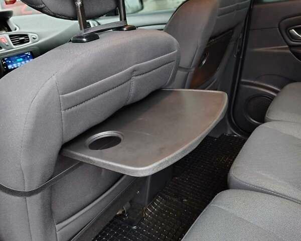 Серый Рено Гранд Сценик, объемом двигателя 1.5 л и пробегом 292 тыс. км за 6700 $, фото 28 на Automoto.ua