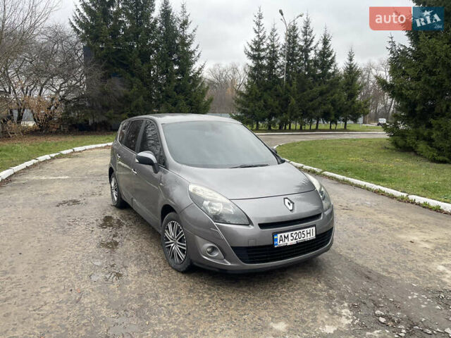 Серый Рено Гранд Сценик, объемом двигателя 1.46 л и пробегом 277 тыс. км за 6900 $, фото 1 на Automoto.ua