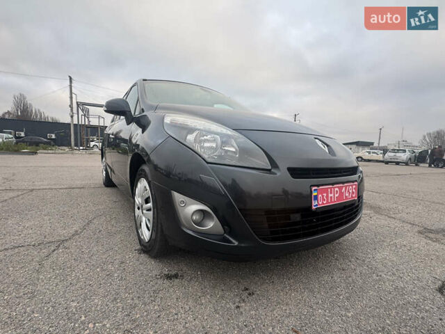 Сірий Рено Гранд Сценік, об'ємом двигуна 1.6 л та пробігом 219 тис. км за 9000 $, фото 21 на Automoto.ua