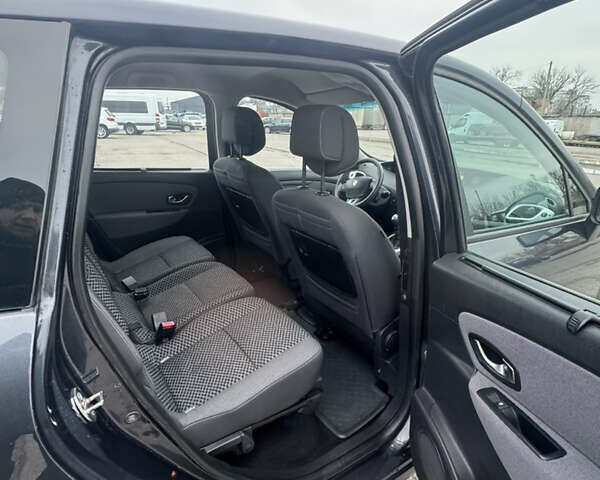 Сірий Рено Гранд Сценік, об'ємом двигуна 1.6 л та пробігом 219 тис. км за 9000 $, фото 40 на Automoto.ua