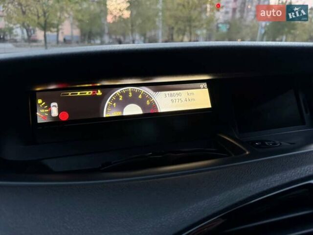 Серый Рено Гранд Сценик, объемом двигателя 1.46 л и пробегом 318 тыс. км за 7800 $, фото 27 на Automoto.ua