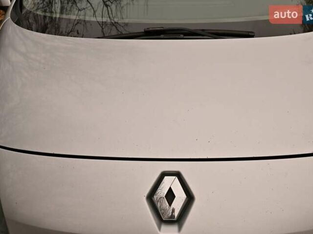 Серый Рено Гранд Сценик, объемом двигателя 1.6 л и пробегом 335 тыс. км за 7400 $, фото 1 на Automoto.ua