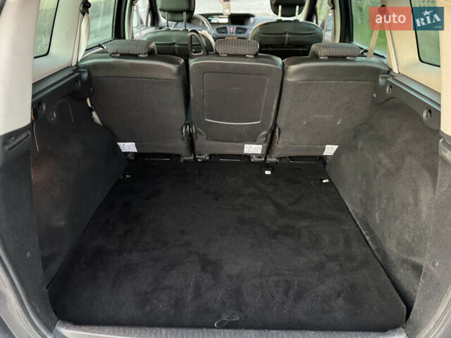 Серый Рено Гранд Сценик, объемом двигателя 1.6 л и пробегом 265 тыс. км за 7999 $, фото 19 на Automoto.ua