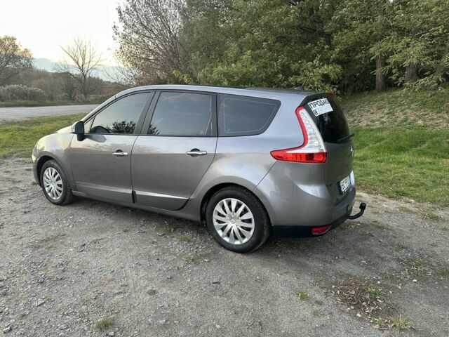 Серый Рено Гранд Сценик, объемом двигателя 1.5 л и пробегом 282 тыс. км за 6700 $, фото 6 на Automoto.ua