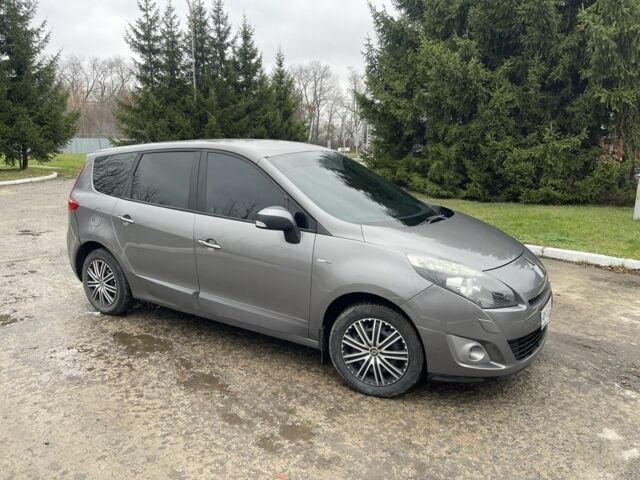 Серый Рено Гранд Сценик, объемом двигателя 1.5 л и пробегом 277 тыс. км за 6900 $, фото 2 на Automoto.ua