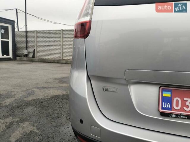 Рено Гранд Сценик 2011 в Чернигове на Automoto.ua Серый Рено Гранд Сценик, объемом двигателя 1.5 л и пробегом 220 тыс. км за 8500 $, фото 7 на Automoto.ua