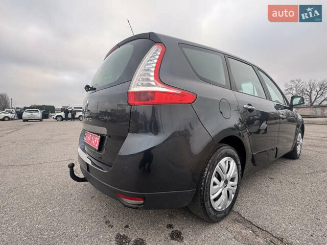 Сірий Рено Гранд Сценік, об'ємом двигуна 1.6 л та пробігом 219 тис. км за 9000 $, фото 22 на Automoto.ua