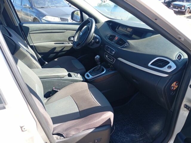 Серый Рено Гранд Сценик, объемом двигателя 1.5 л и пробегом 184 тыс. км за 5900 $, фото 4 на Automoto.ua