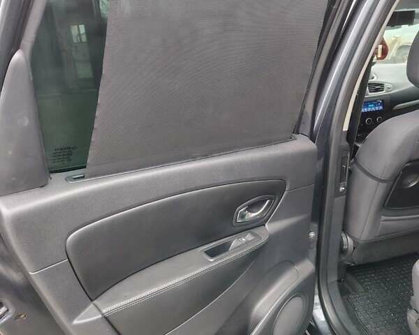 Серый Рено Гранд Сценик, объемом двигателя 1.5 л и пробегом 292 тыс. км за 6700 $, фото 26 на Automoto.ua