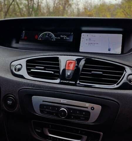 Серый Рено Гранд Сценик, объемом двигателя 1.6 л и пробегом 335 тыс. км за 7400 $, фото 19 на Automoto.ua