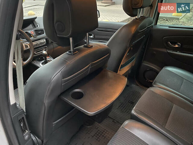 Сірий Рено Гранд Сценік, об'ємом двигуна 1.87 л та пробігом 220 тис. км за 8000 $, фото 41 на Automoto.ua