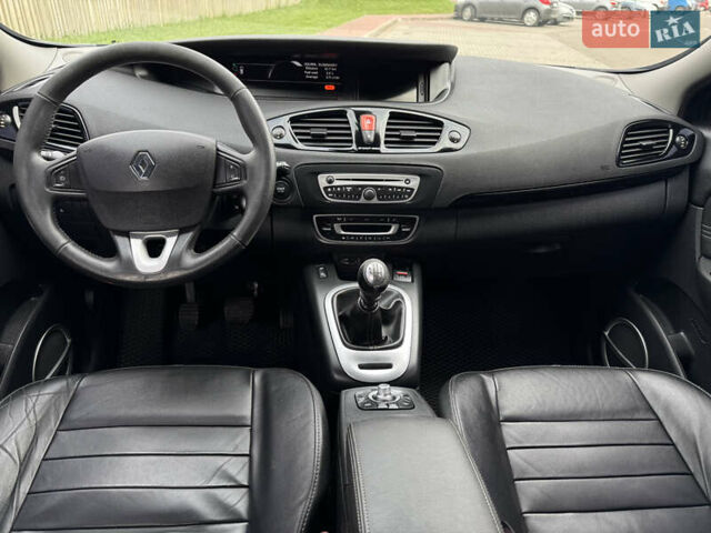 Серый Рено Гранд Сценик, объемом двигателя 1.9 л и пробегом 330 тыс. км за 6650 $, фото 11 на Automoto.ua