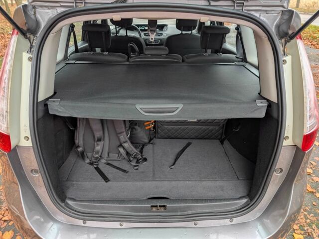 Серый Рено Гранд Сценик, объемом двигателя 1.5 л и пробегом 261 тыс. км за 5999 $, фото 23 на Automoto.ua