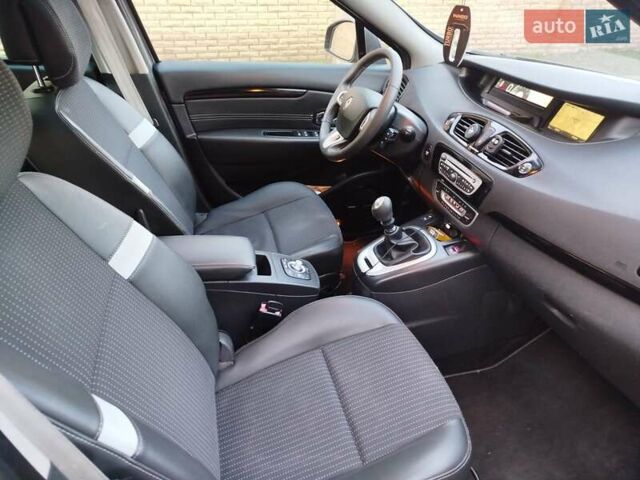 Серый Рено Гранд Сценик, объемом двигателя 1.6 л и пробегом 267 тыс. км за 8150 $, фото 21 на Automoto.ua