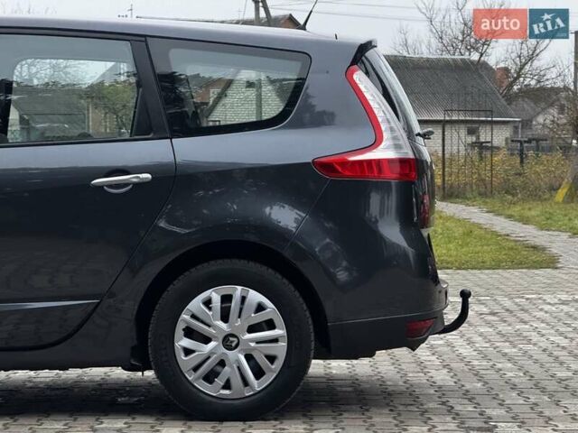 Сірий Рено Гранд Сценік, об'ємом двигуна 1.6 л та пробігом 218 тис. км за 7650 $, фото 6 на Automoto.ua