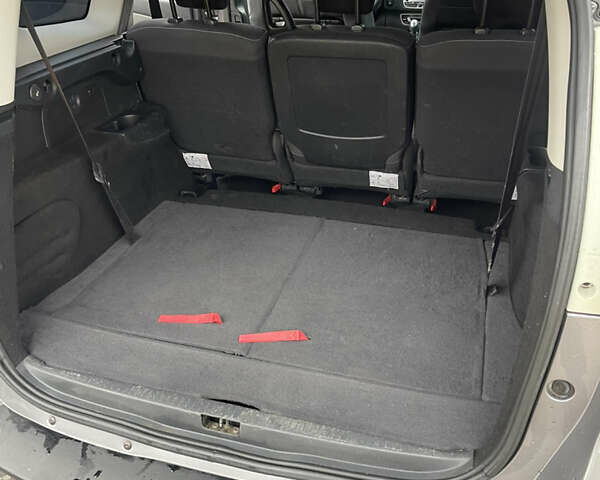 Серый Рено Гранд Сценик, объемом двигателя 1.46 л и пробегом 277 тыс. км за 6900 $, фото 15 на Automoto.ua