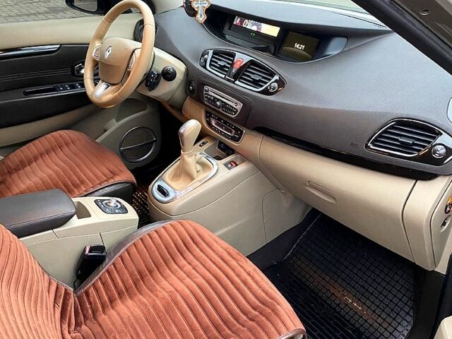 Серый Рено Гранд Сценик, объемом двигателя 1.5 л и пробегом 280 тыс. км за 8000 $, фото 4 на Automoto.ua