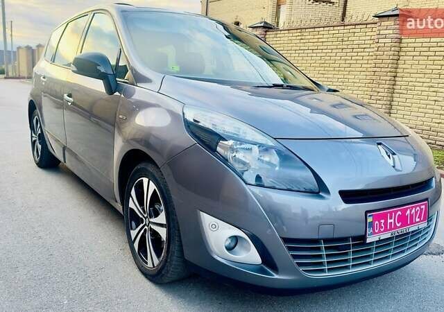 Серый Рено Гранд Сценик, объемом двигателя 1.6 л и пробегом 267 тыс. км за 8150 $, фото 12 на Automoto.ua