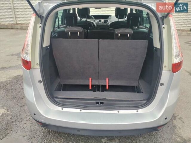 Рено Гранд Сценик 2011 в Чернигове на Automoto.ua Серый Рено Гранд Сценик, объемом двигателя 1.5 л и пробегом 220 тыс. км за 8500 $, фото 24 на Automoto.ua