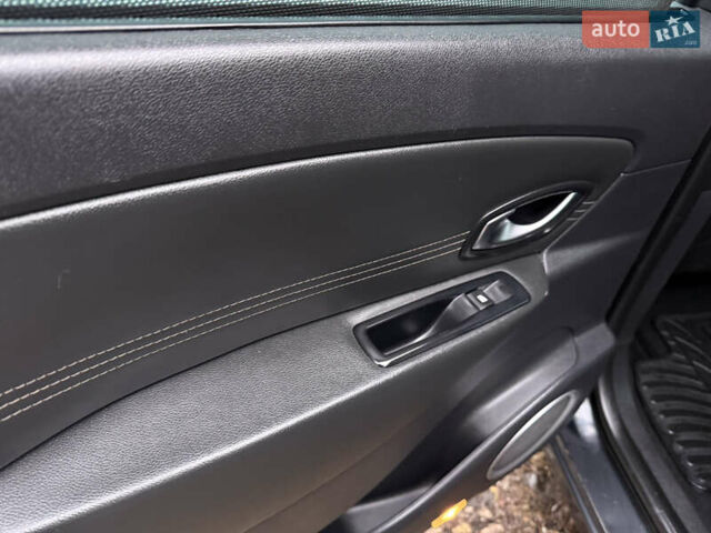 Серый Рено Гранд Сценик, объемом двигателя 1.6 л и пробегом 265 тыс. км за 7950 $, фото 32 на Automoto.ua