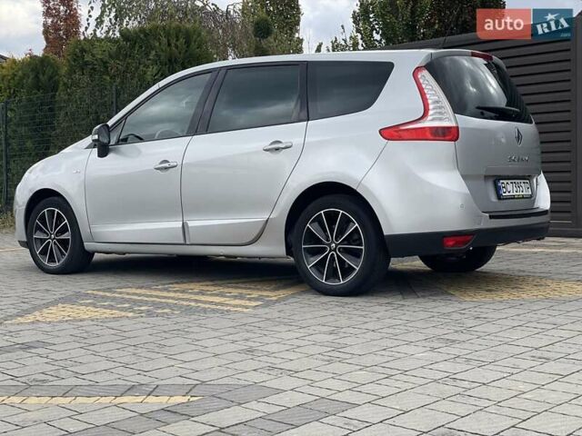 Серый Рено Гранд Сценик, объемом двигателя 2 л и пробегом 249 тыс. км за 8450 $, фото 16 на Automoto.ua