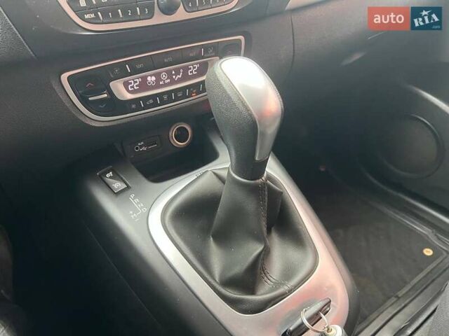 Серый Рено Гранд Сценик, объемом двигателя 1.46 л и пробегом 278 тыс. км за 8490 $, фото 32 на Automoto.ua