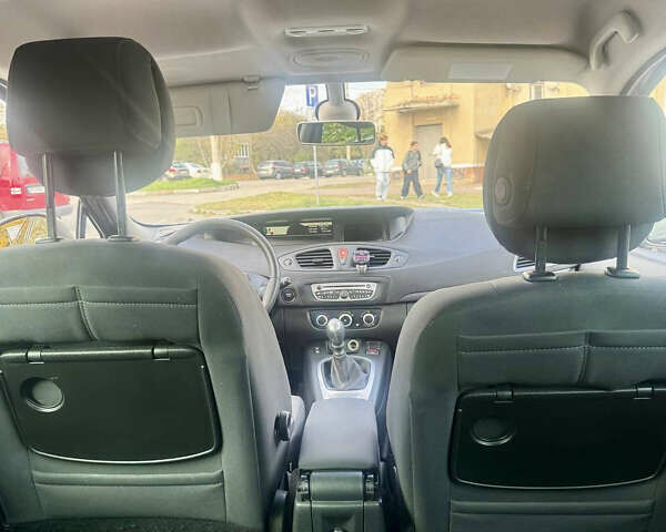 Сірий Рено Гранд Сценік, об'ємом двигуна 1.5 л та пробігом 190 тис. км за 8300 $, фото 8 на Automoto.ua