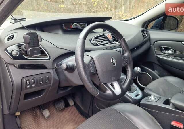 Серый Рено Гранд Сценик, объемом двигателя 1.6 л и пробегом 335 тыс. км за 7400 $, фото 43 на Automoto.ua