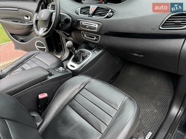 Серый Рено Гранд Сценик, объемом двигателя 1.9 л и пробегом 330 тыс. км за 6650 $, фото 10 на Automoto.ua