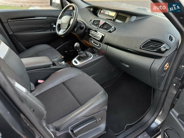 Серый Рено Гранд Сценик, объемом двигателя 1.6 л и пробегом 265 тыс. км за 7999 $, фото 15 на Automoto.ua