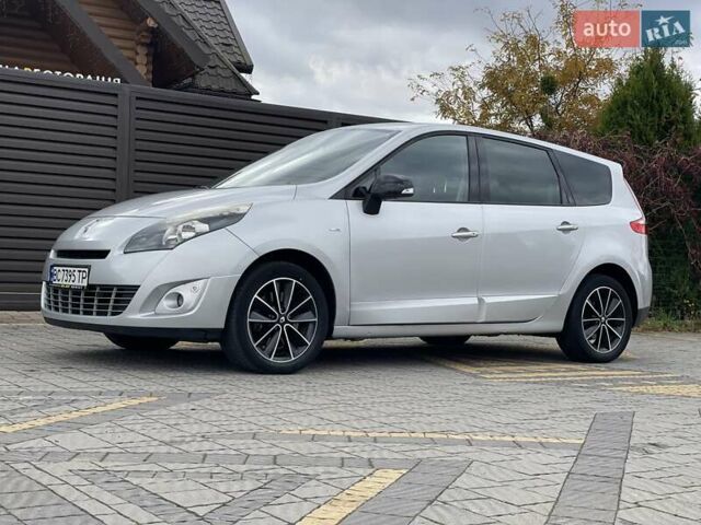 Серый Рено Гранд Сценик, объемом двигателя 2 л и пробегом 249 тыс. км за 8450 $, фото 15 на Automoto.ua