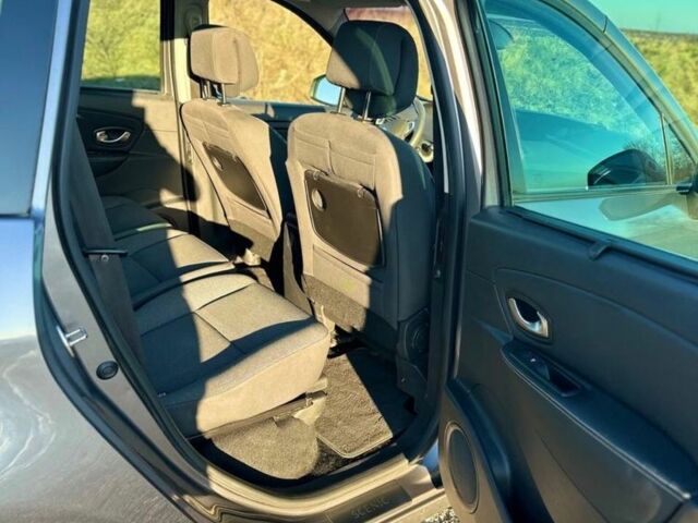 Серый Рено Гранд Сценик, объемом двигателя 1.5 л и пробегом 240 тыс. км за 7500 $, фото 20 на Automoto.ua