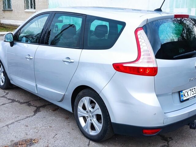 Серый Рено Гранд Сценик, объемом двигателя 1.6 л и пробегом 310 тыс. км за 7300 $, фото 4 на Automoto.ua