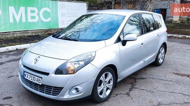 Серый Рено Гранд Сценик, объемом двигателя 1.6 л и пробегом 310 тыс. км за 7300 $, фото 6 на Automoto.ua