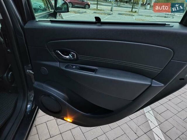 Серый Рено Гранд Сценик, объемом двигателя 1.46 л и пробегом 318 тыс. км за 7800 $, фото 14 на Automoto.ua