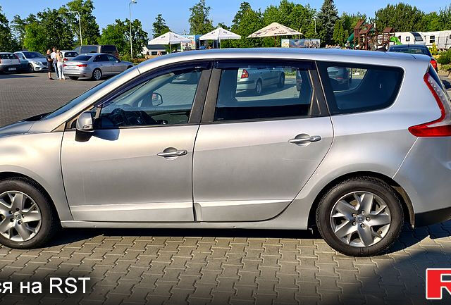 Серый Рено Гранд Сценик, объемом двигателя 1.5 л и пробегом 300 тыс. км за 7000 $, фото 2 на Automoto.ua