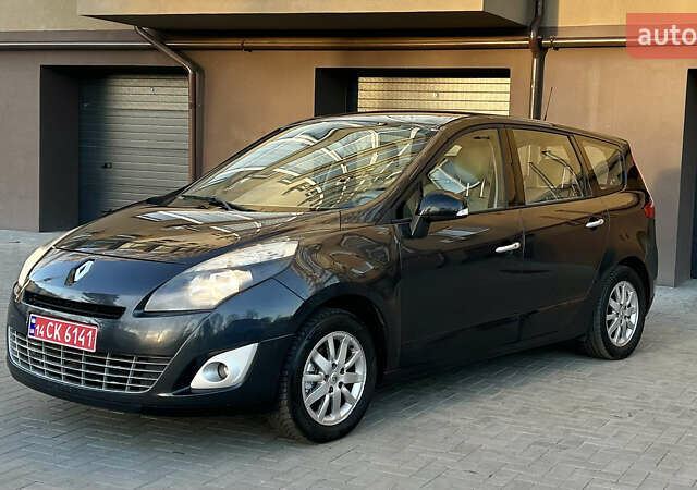 Сірий Рено Гранд Сценік, об'ємом двигуна 1.5 л та пробігом 262 тис. км за 6999 $, фото 1 на Automoto.ua