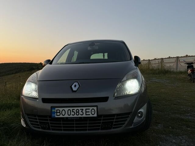 Серый Рено Гранд Сценик, объемом двигателя 1.5 л и пробегом 250 тыс. км за 7300 $, фото 1 на Automoto.ua